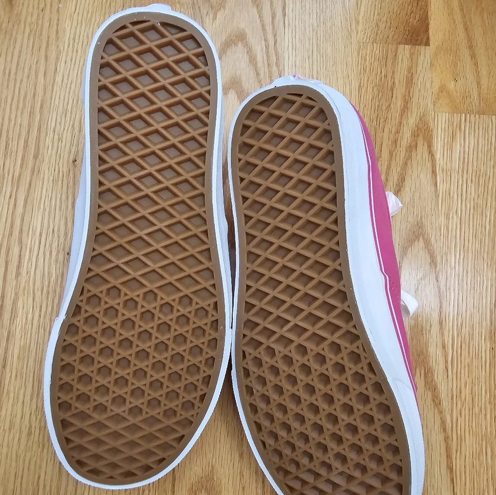 Shoes - Picture 4 of 5